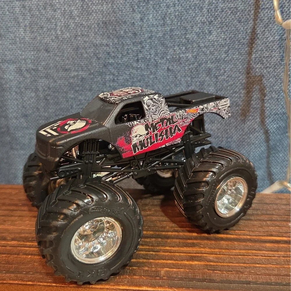 Hot Wheels Monster Jam Metal Mulisha Diecast Truck 2016